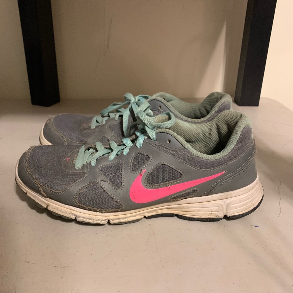 Nike running shoes (used)